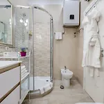 Victoria Luxury - Downtown 4*