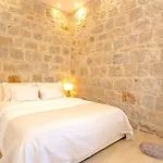 Victoria Luxury - Downtown 4*
