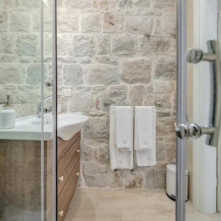 Victoria Luxury - Downtown Gasthof 4*