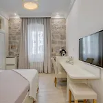 Πανσιόν Victoria Luxury - Downtown