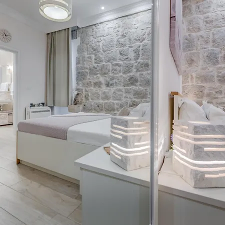 Гостьовий будинок Victoria Luxury - Downtown