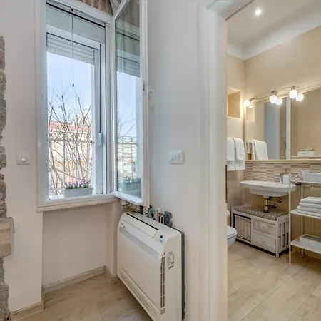 Victoria Luxury - Downtown Πανσιόν