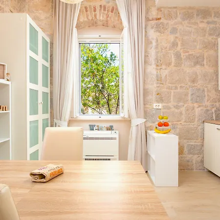 Victoria Luxury - Downtown بيت ضيافة 4*