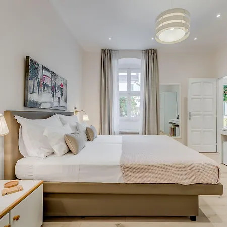 Victoria Luxury - Downtown 4* Σπλιτ