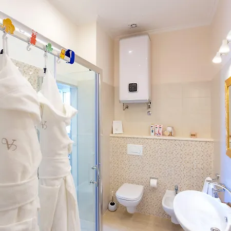 Victoria Luxury - Downtown Гостьовий будинок 4*