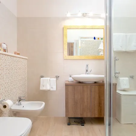 Victoria Luxury - Downtown Гостьовий будинок 4*