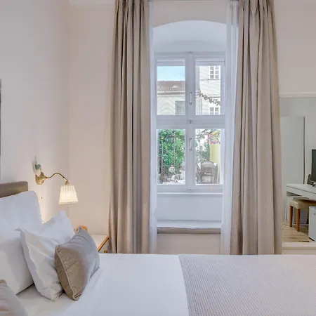Гостьовий будинок Victoria Luxury - Downtown