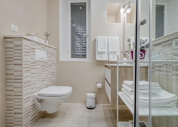 Victoria Luxury - Downtown