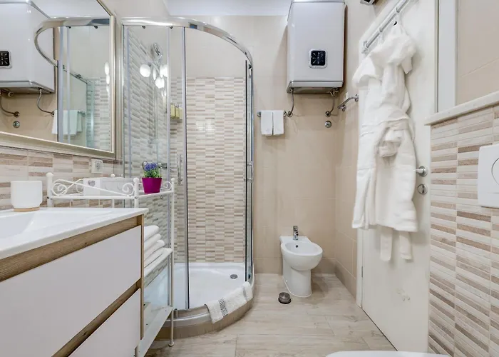 Victoria Luxury - Downtown 4*