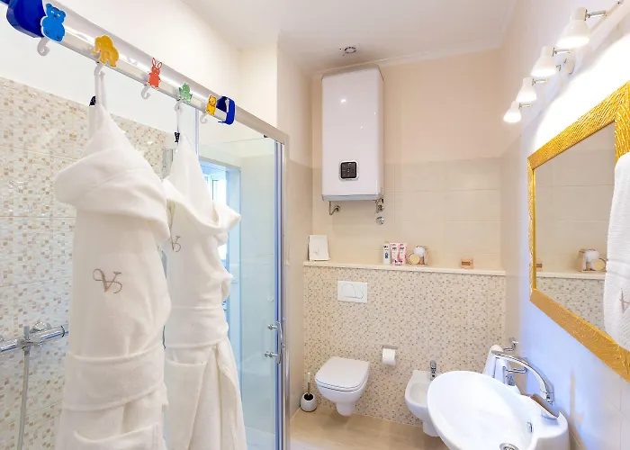 Victoria Luxury - Downtown 4*